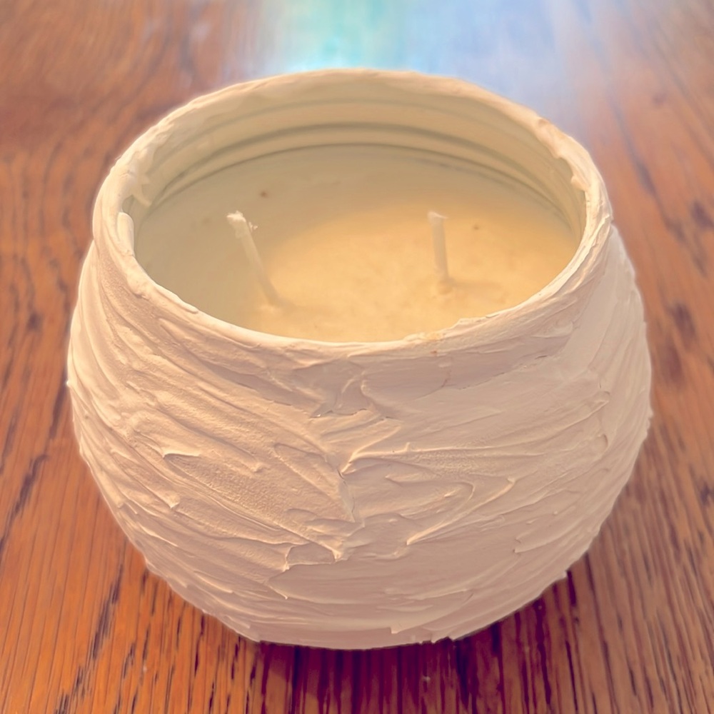 BRAND NEW TEXTURED LAVENDER CANDLE - TWO WICK